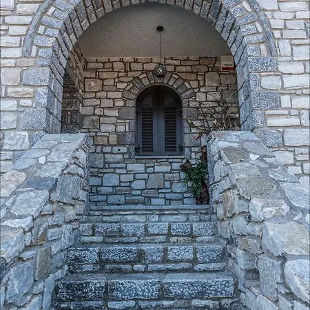 Stone Mansion Anavryti, αμα 20569 Vakantiehuis