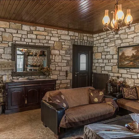 Stone Mansion Anavryti, αμα 20569 Vakantiehuis Mystras