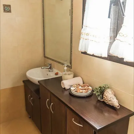 Stone Mansion Anavryti, αμα 20569 * Mystras