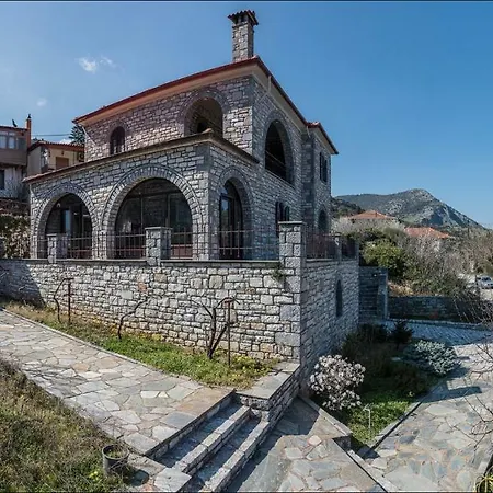 Stone Mansion Anavryti, αμα 20569 別荘 ミストラ