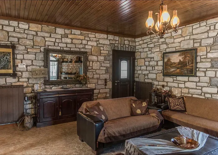 Stone Mansion Anavryti, αμα 20569 別荘 ミストラ